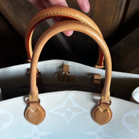 LOUIS VUITTON Monogram Giant By The Pool Onthego GM blue ombré - Picture 8 of 12